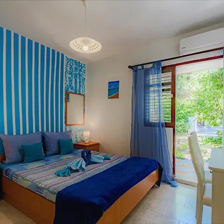 Beachfront Kate Orebić