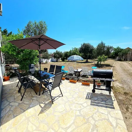 Beachfront Kate Apartament