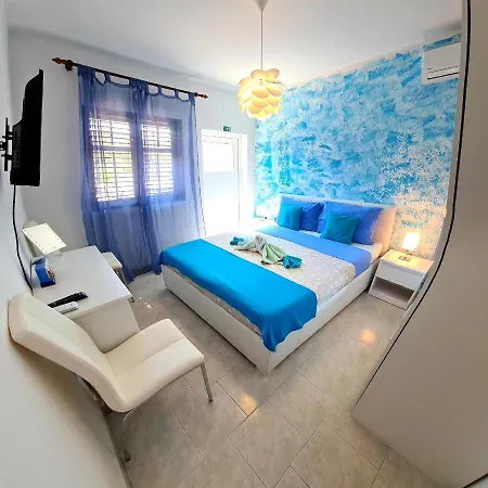 Beachfront Kate Apartament *