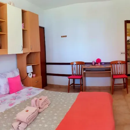 Beachfront Kate Apartament