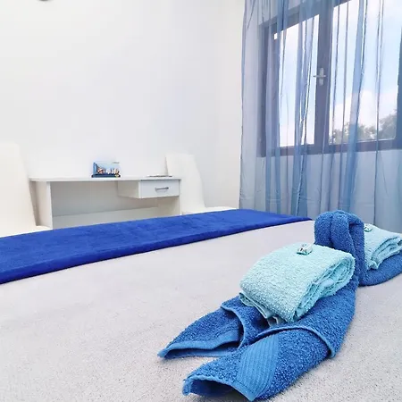 Beachfront Kate Orebić