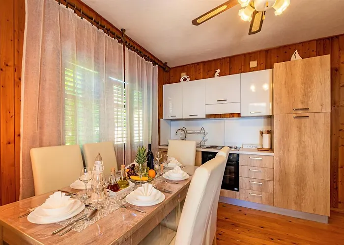 Beachfront Kate Apartament