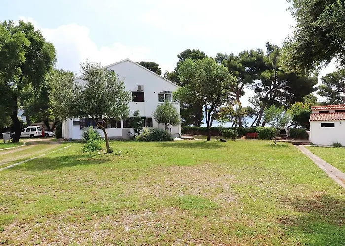 Beachfront Kate Orebić