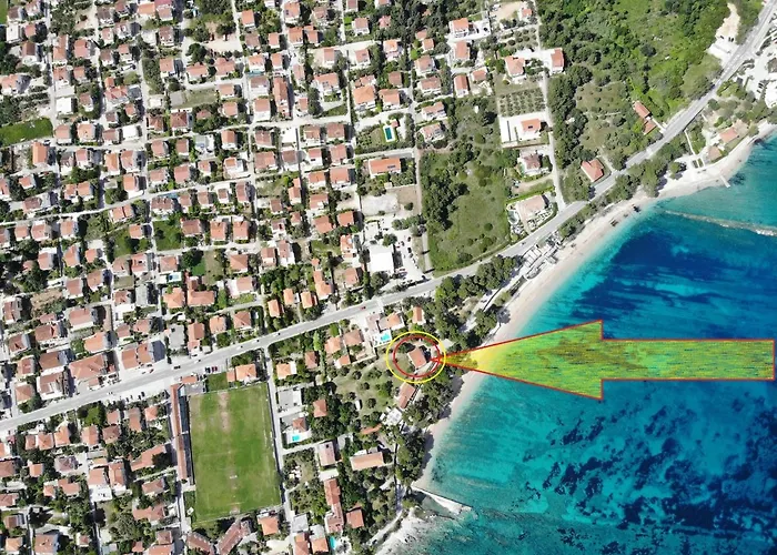 Beachfront Kate Orebić