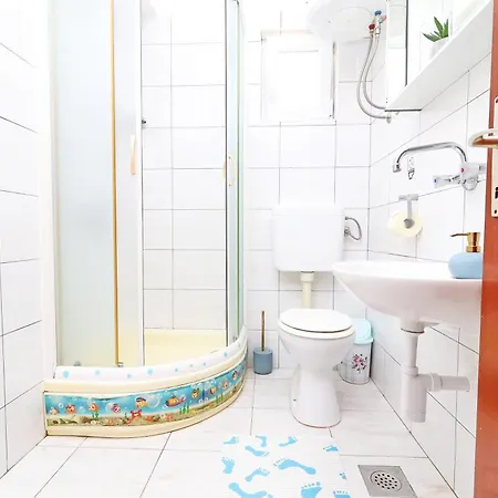 Beachfront Kate Apartment